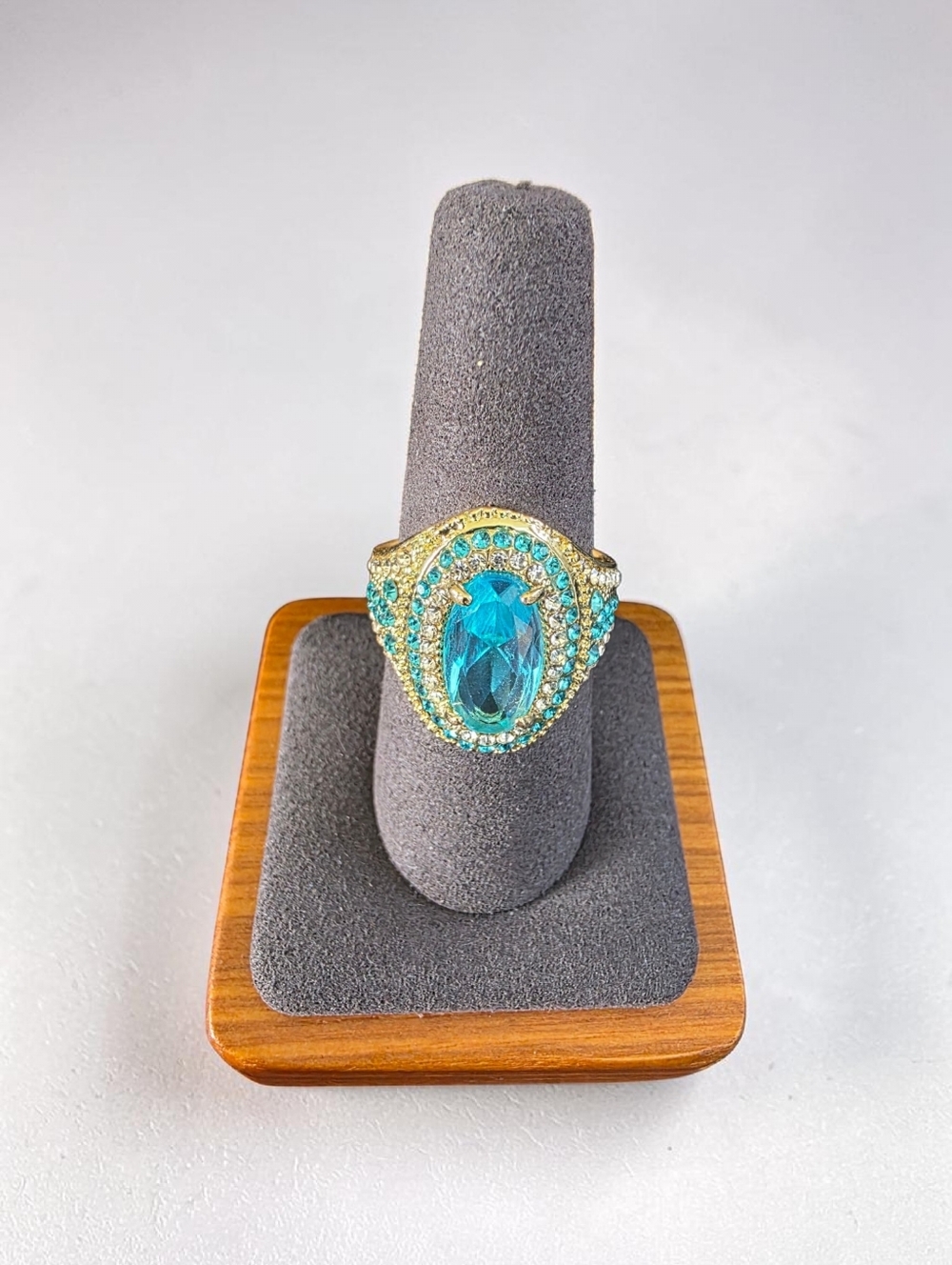 NWT Sassified Boutiqu Gold-Tone Teal Crystal Cocktail Ring - Women's Jewelry